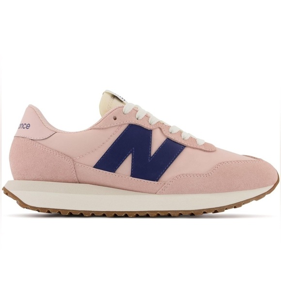 Women’s New Balance Women's 237 V1 Classic Sneaker, Size 7 - Picture 1 of 8